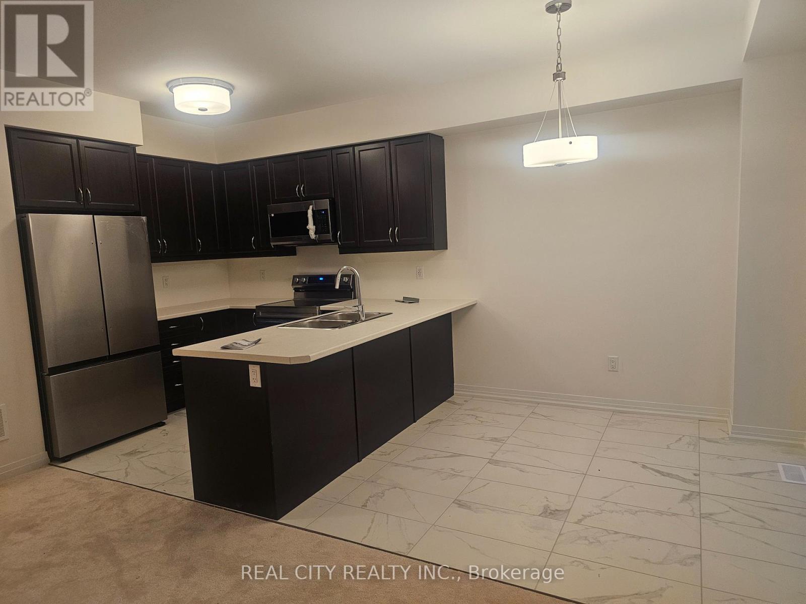 48 Mckernan Avenue, Brantford, Ontario  N3V 0B9 - Photo 10 - X12316382
