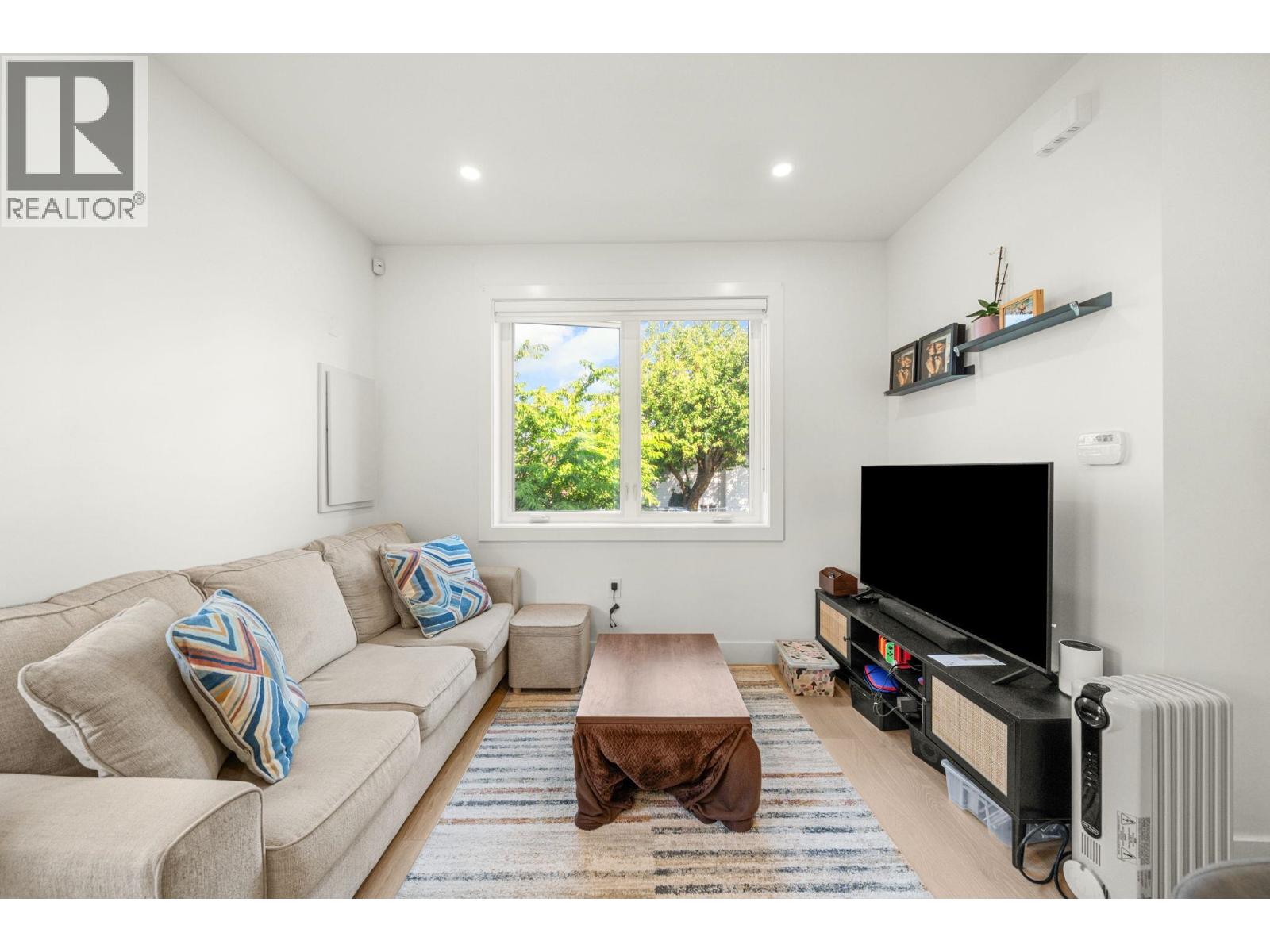 3192 E 23rd Avenue, Vancouver, British Columbia  V5R 2G5 - Photo 4 - R3046350