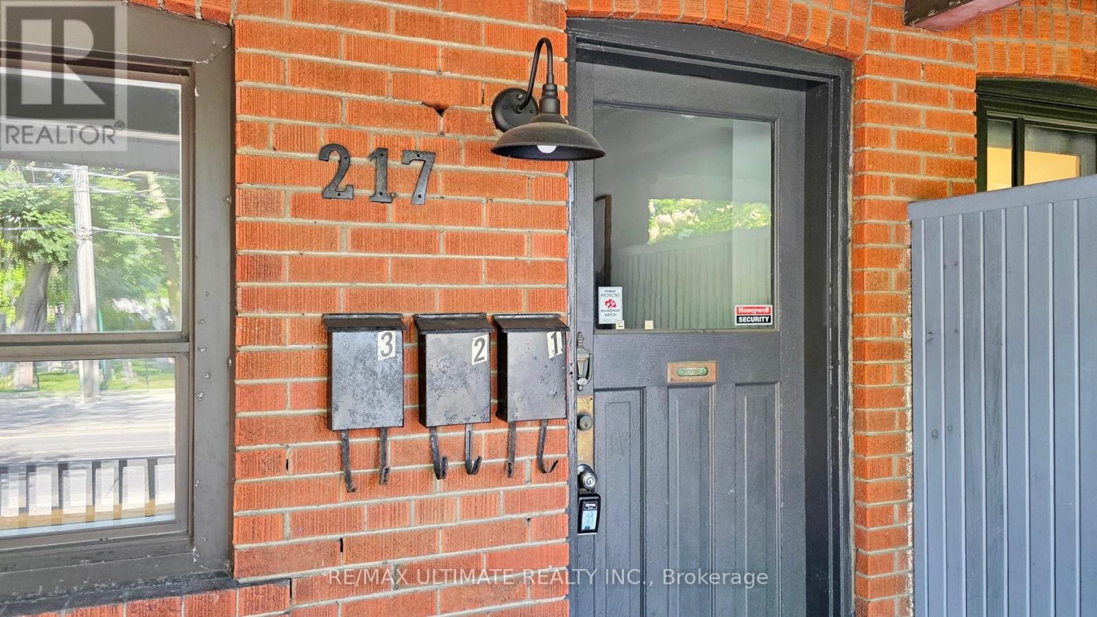 217 Kingston Road, Toronto (The Beaches), Ontario  M4L 1T5 - Photo 3 - E12395998