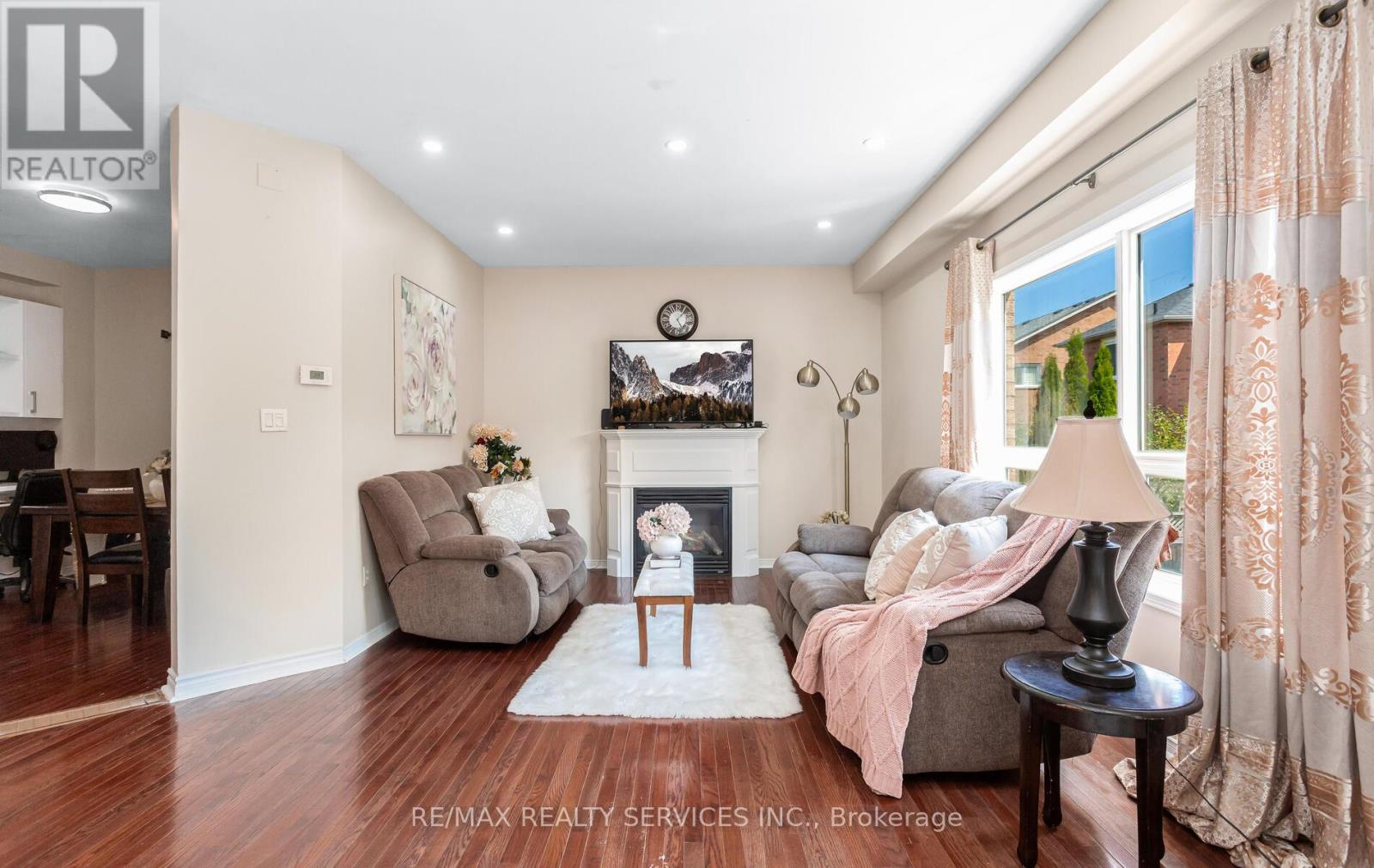 3770 Brinwood Gate, Mississauga, Ontario  L5M 7H2 - Photo 11 - W12396002