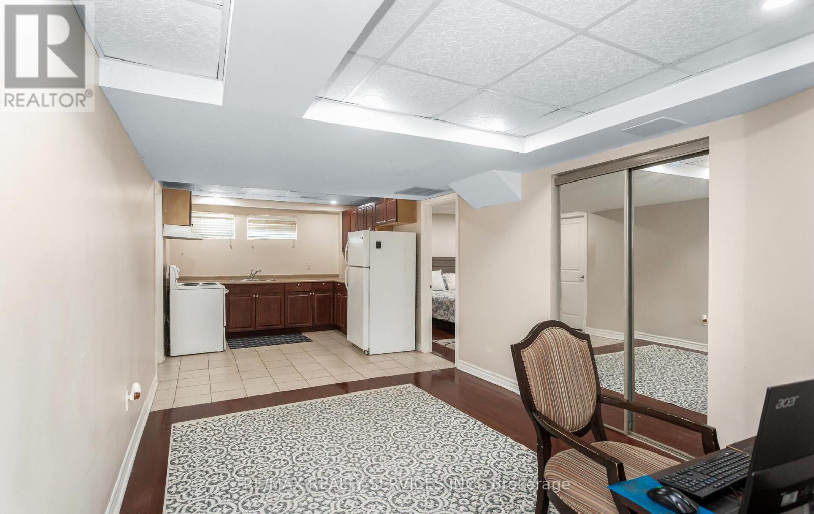 3770 Brinwood Gate, Mississauga, Ontario  L5M 7H2 - Photo 32 - W12396002