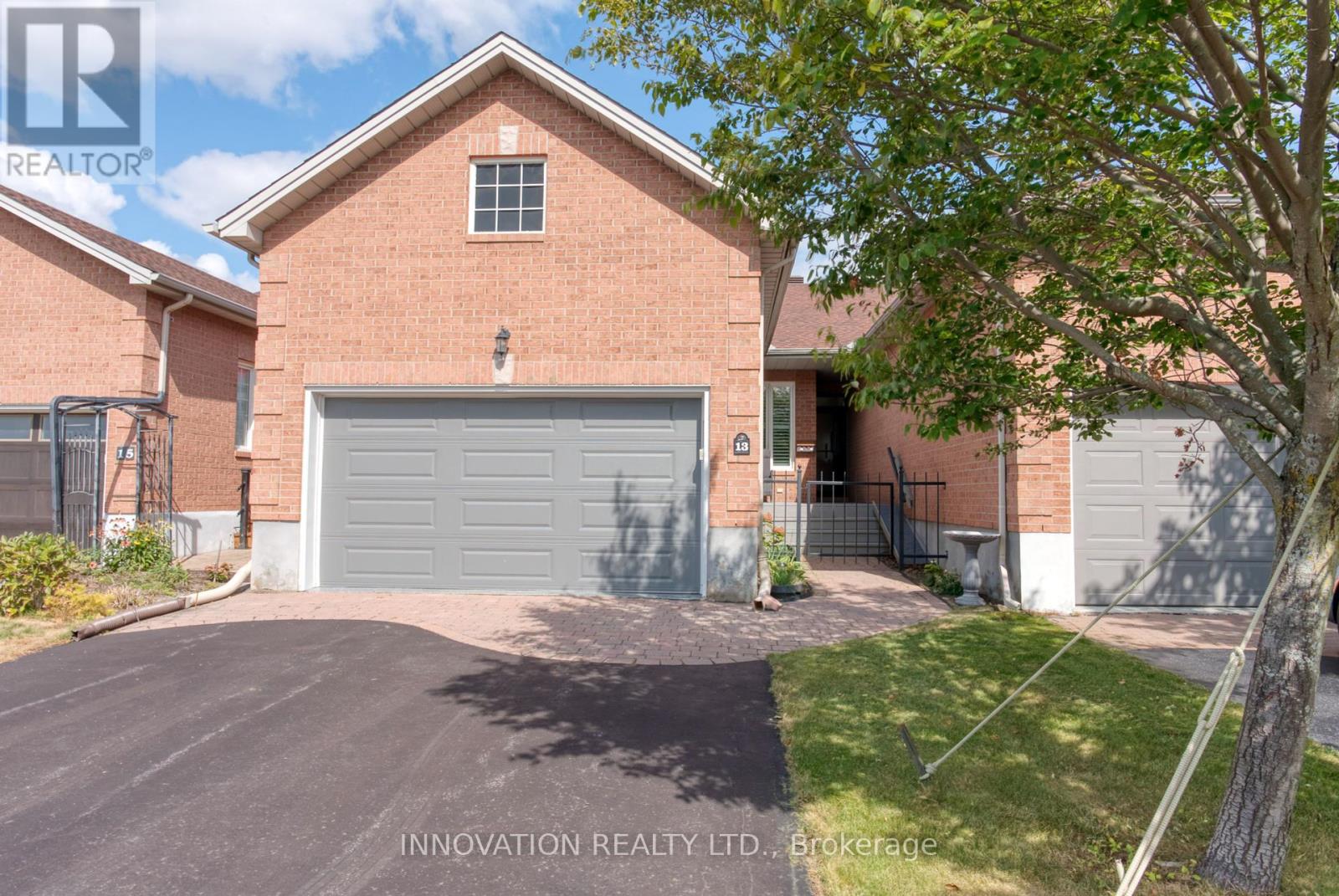 13 EILEEN CRESCENT, Ottawa, Ontario