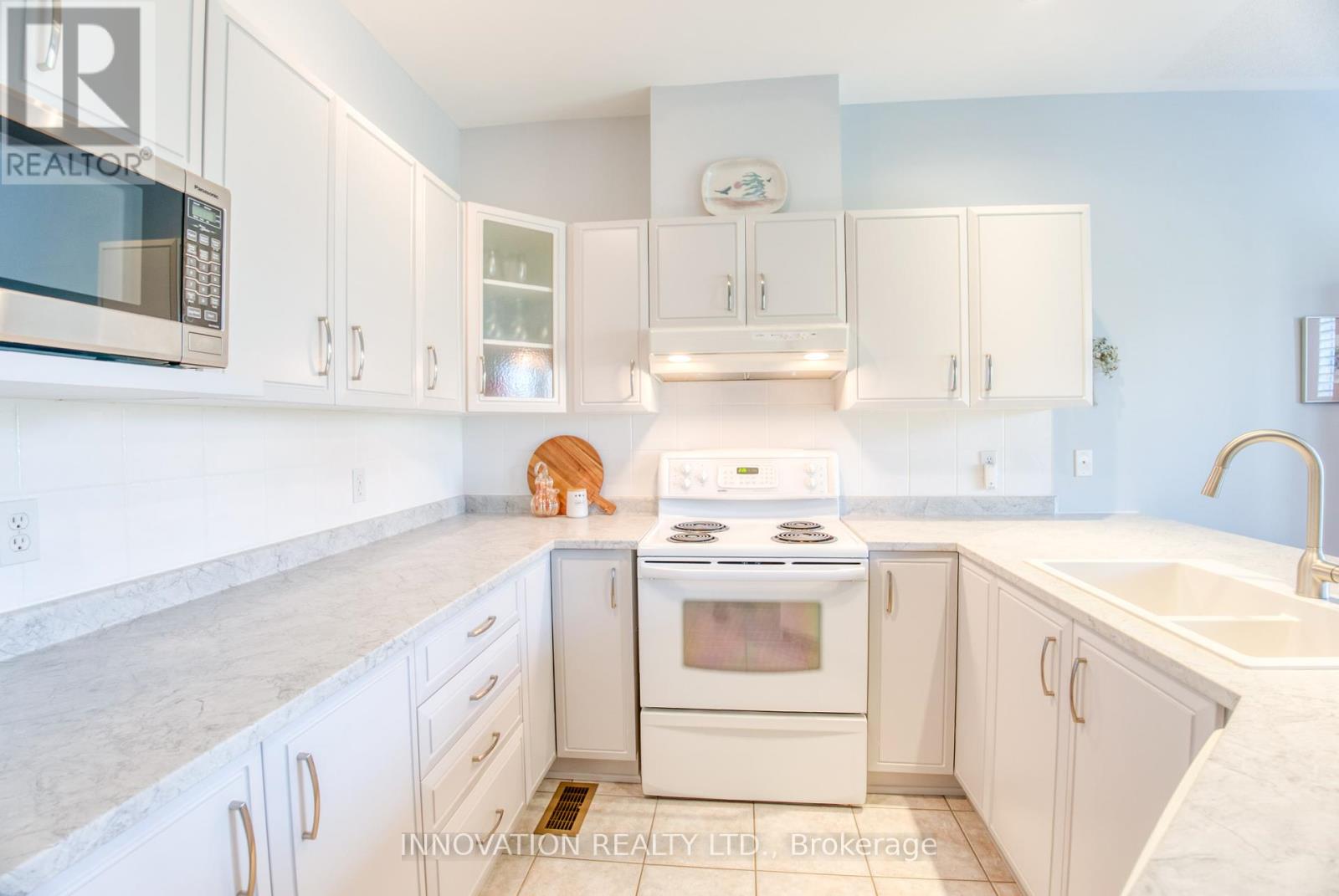13 Eileen Crescent, Ottawa, Ontario  K2S 1M3 - Photo 17 - X12396012