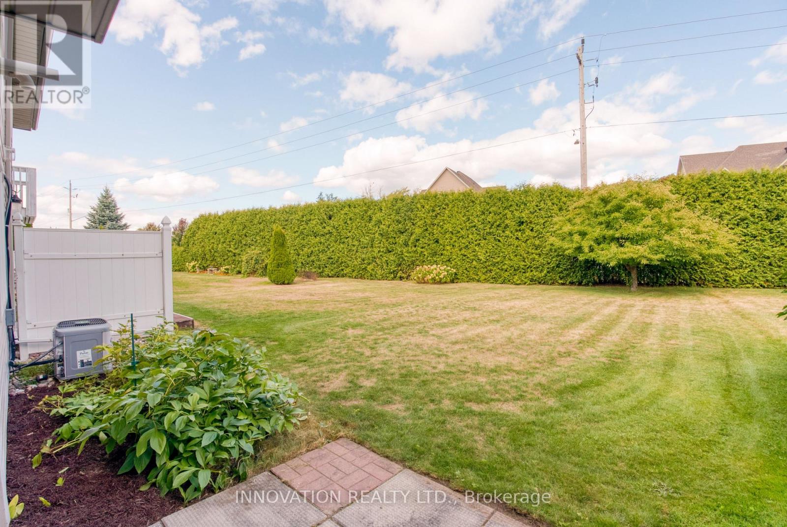 13 Eileen Crescent, Ottawa, Ontario  K2S 1M3 - Photo 3 - X12396012