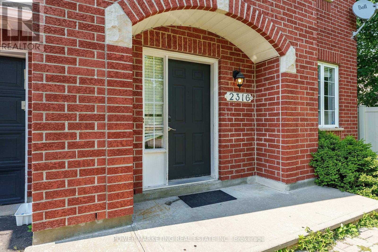 2316 Longwater Street, Ottawa, Ontario  K1W 1K7 - Photo 3 - X12396028