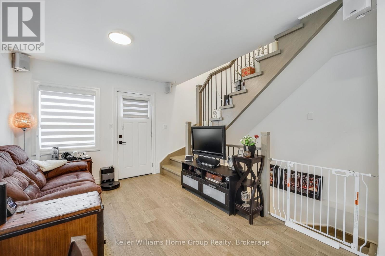Property at 497-499 EVANS AVENUE image 5
