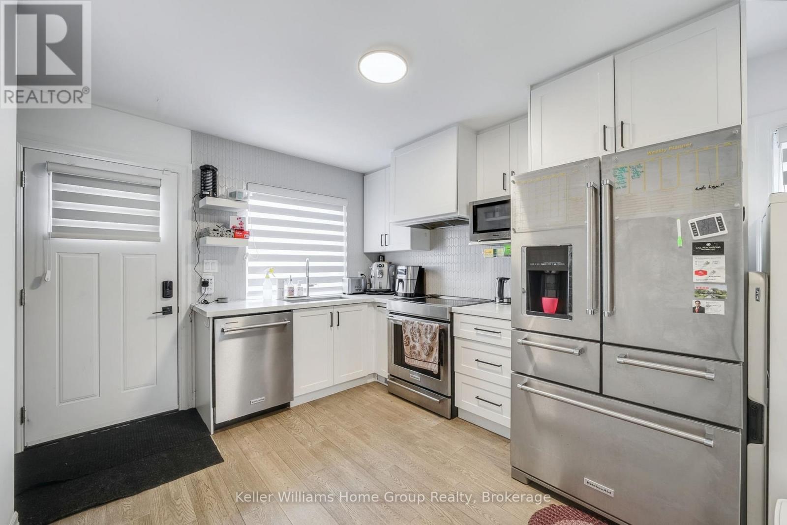 497-499 Evans Avenue, Toronto, Ontario  M8W 2V2 - Photo 9 - W12396025