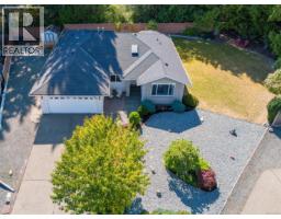 590 Hazelwood Pl Qualicum Beach