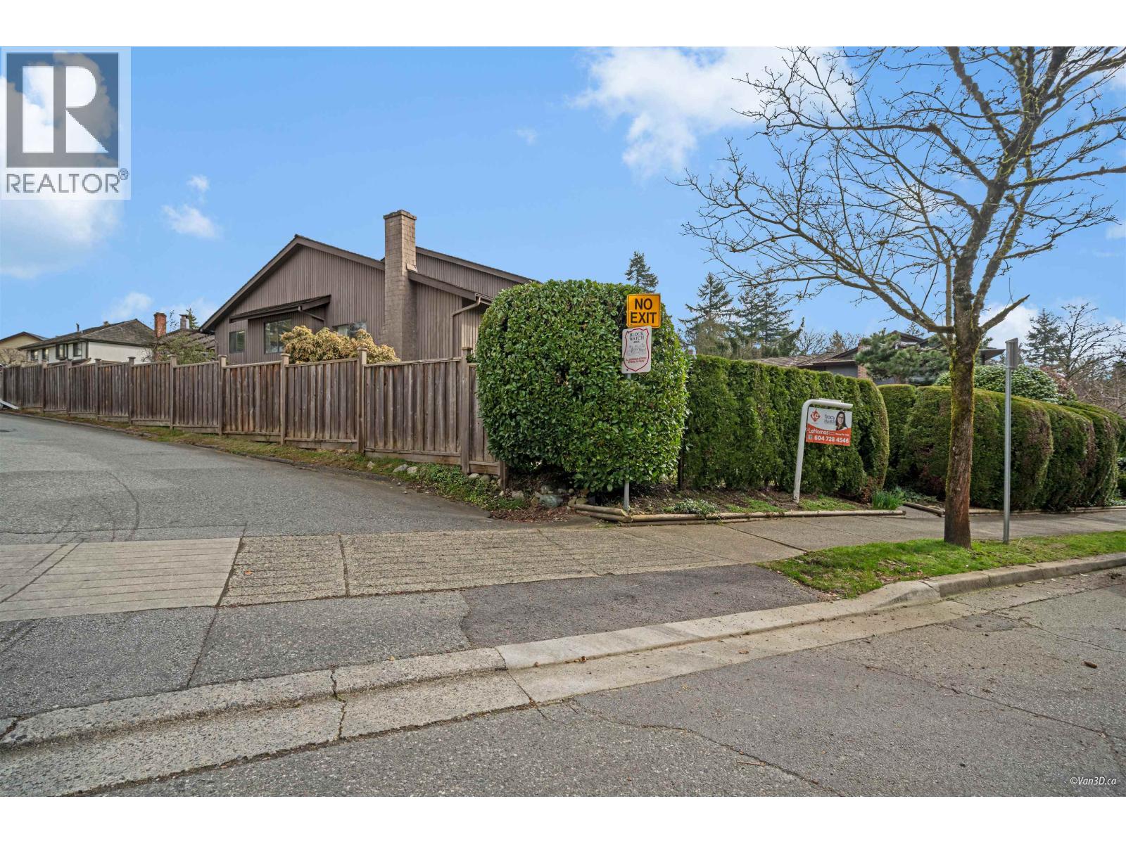 8241 Brynlor Drive, Burnaby, British Columbia  V5E 4E2 - Photo 2 - R3046409