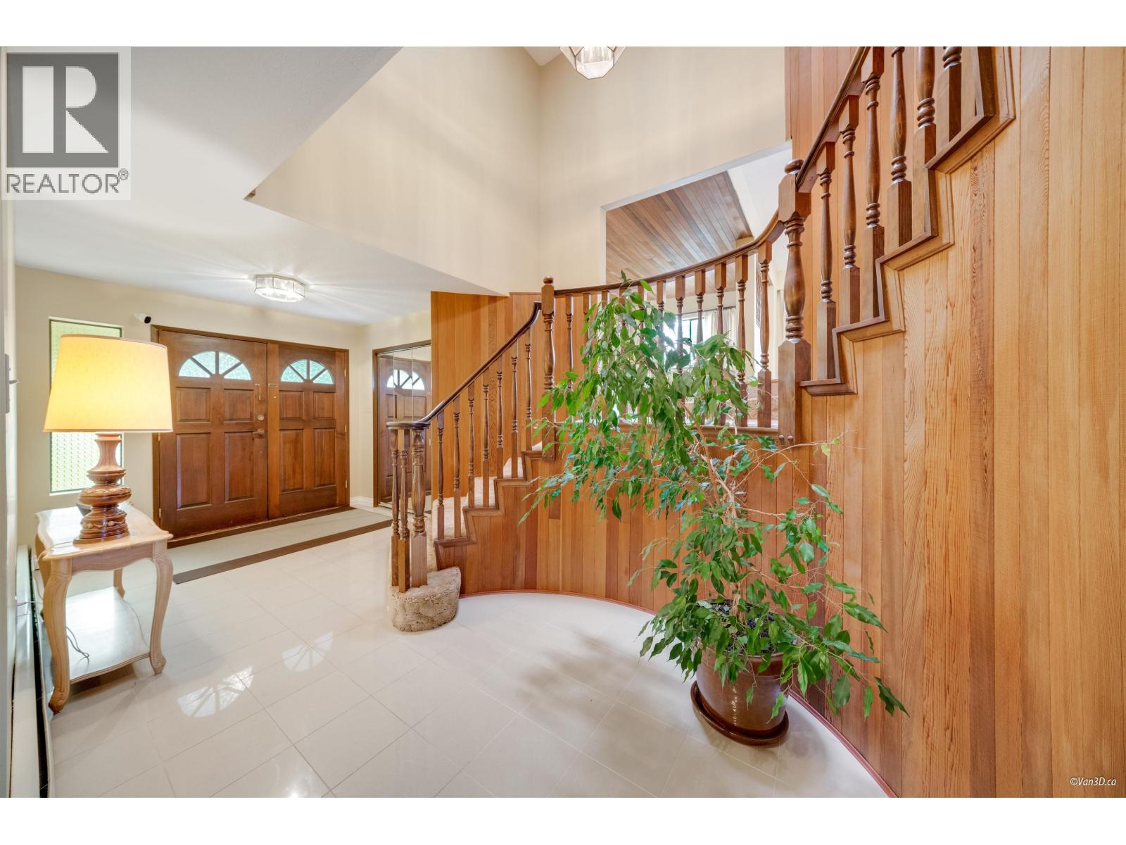 8241 Brynlor Drive, Burnaby, British Columbia  V5E 4E2 - Photo 3 - R3046409