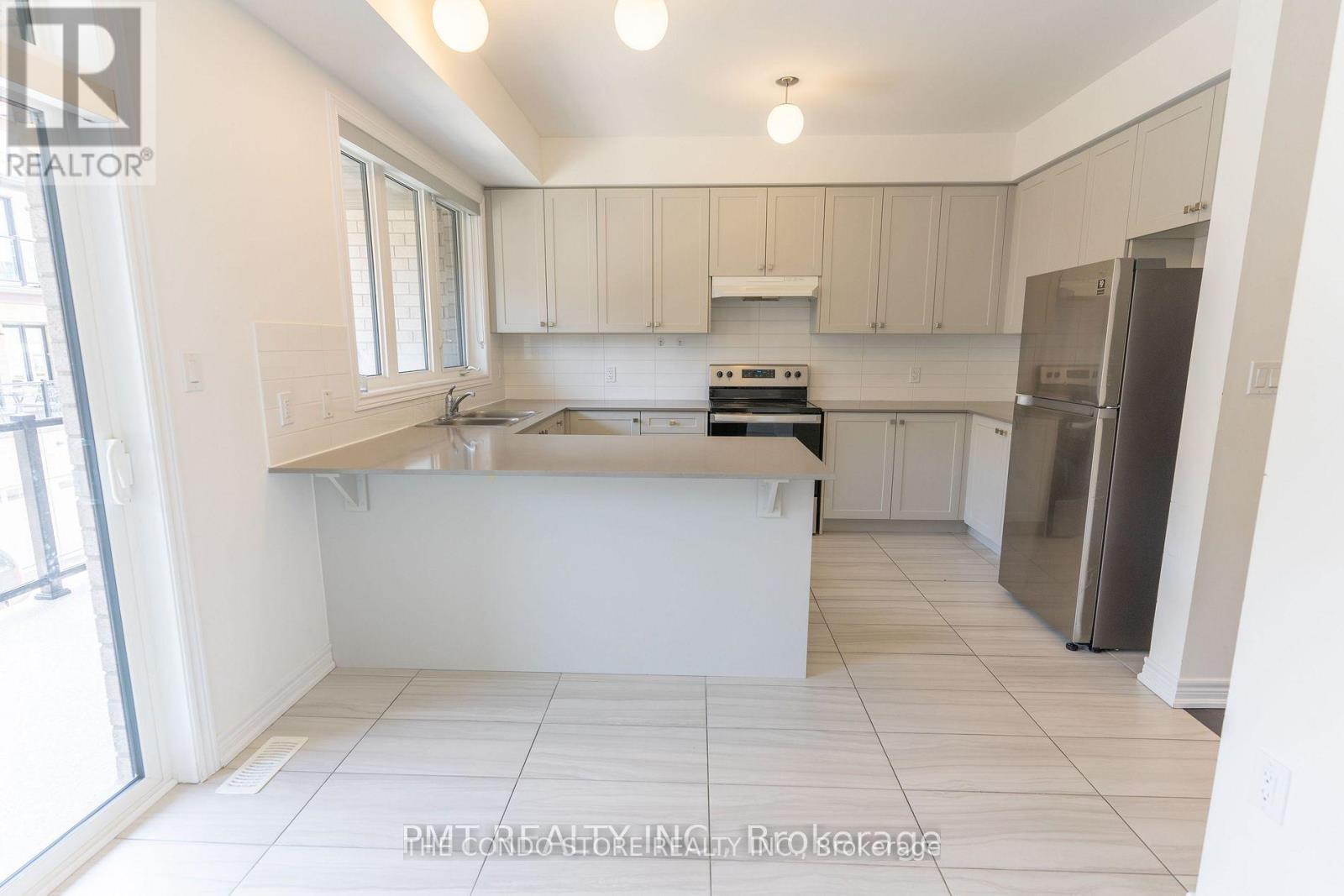 3 Steamboat Way, Whitby (Port Whitby), Ontario  L1N 0M6 - Photo 4 - E12396032