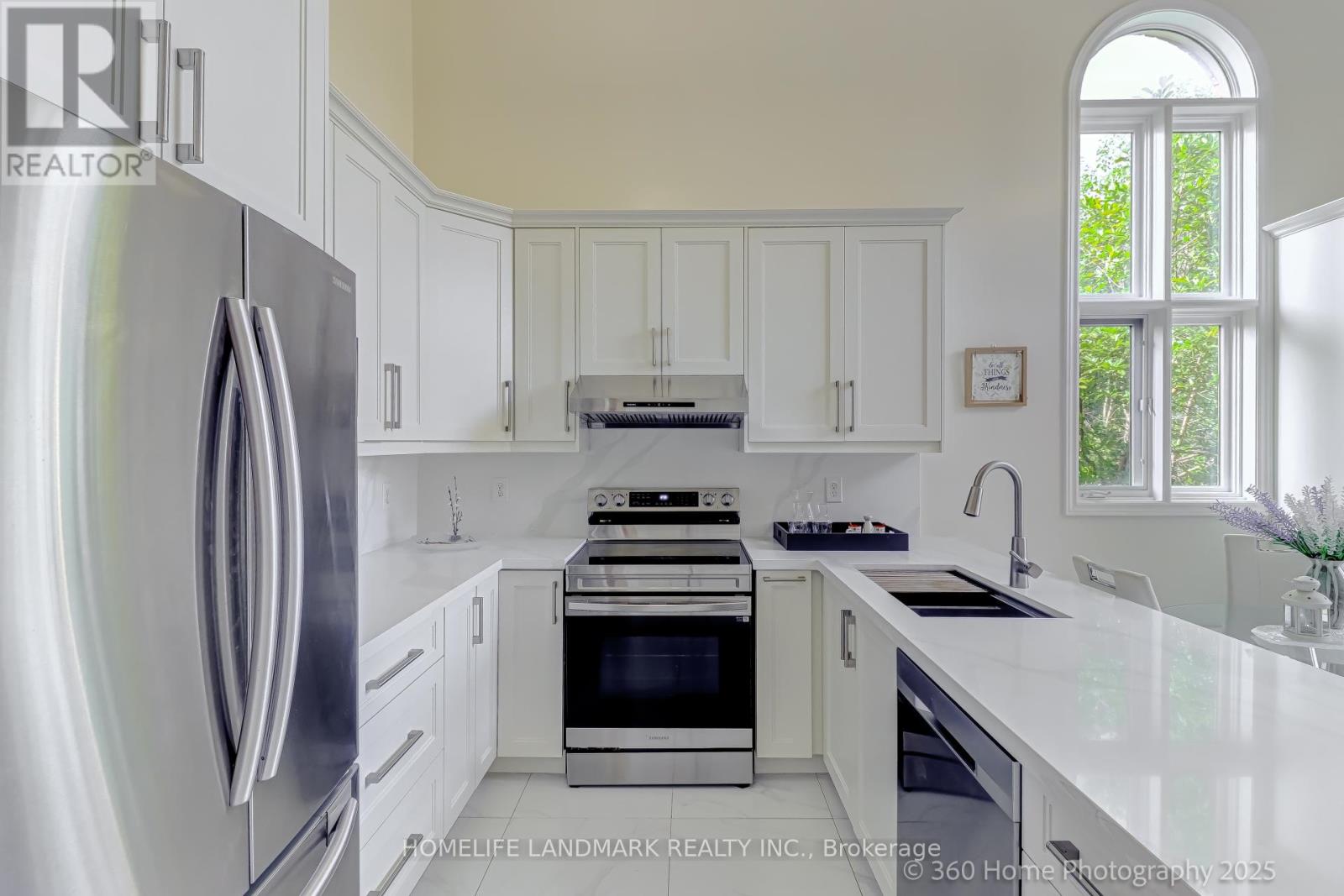 211 Frank Endean Road, Richmond Hill (Rouge Woods), Ontario  L4S 2C6 - Photo 7 - N12396011