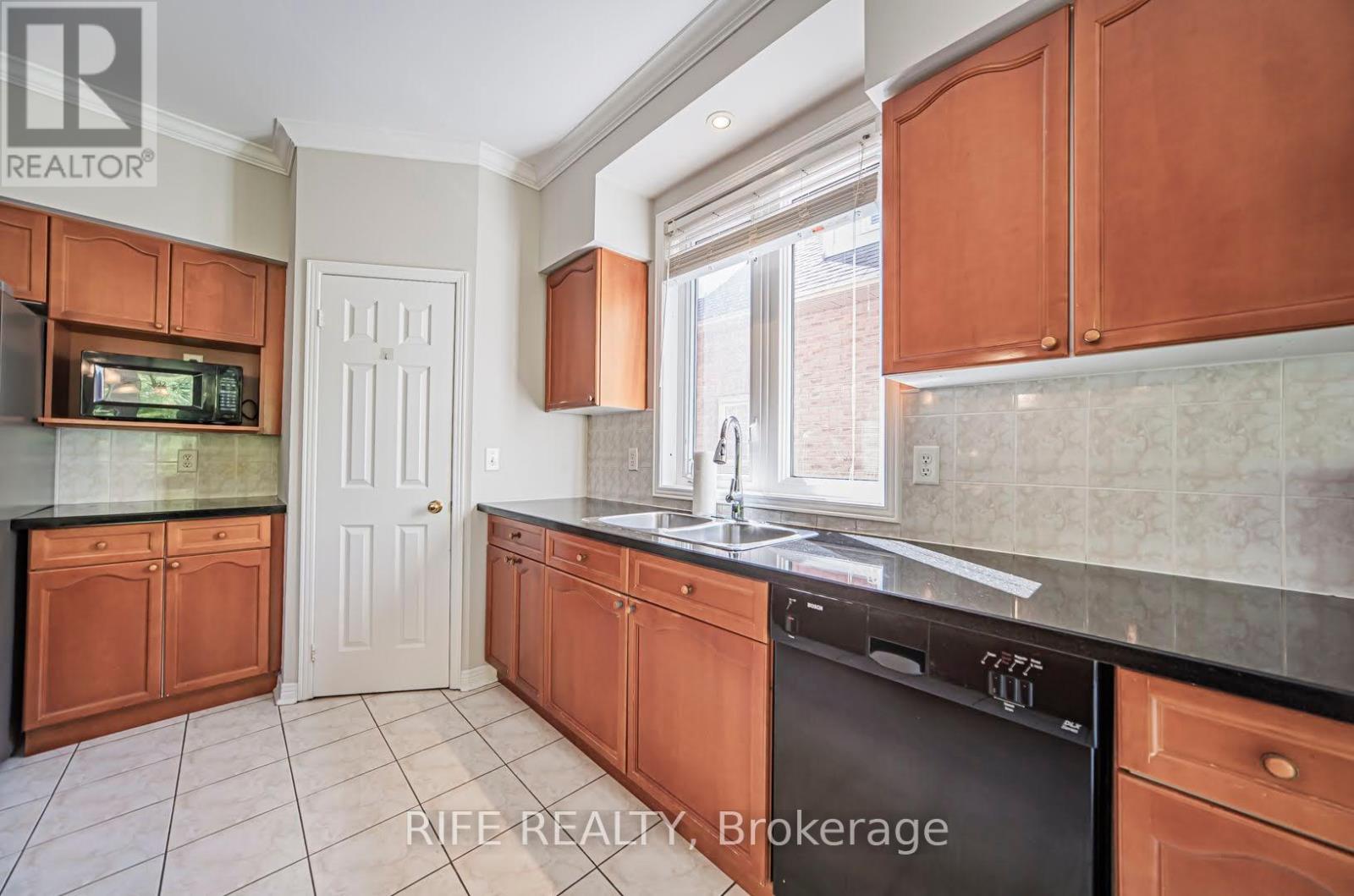37 Burndenford Crescent, Markham, Ontario  L3P 7Z3 - Photo 27 - N12396031
