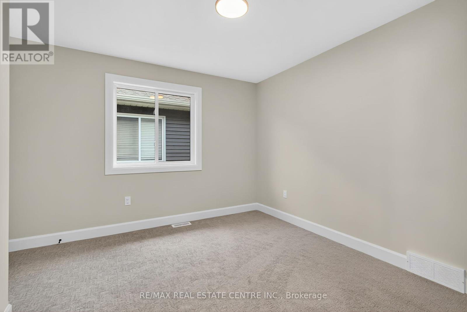 93 Moonstone Crescent, Chatham-Kent (Chatham), Ontario  N7M 0S2 - Photo 14 - X12396007