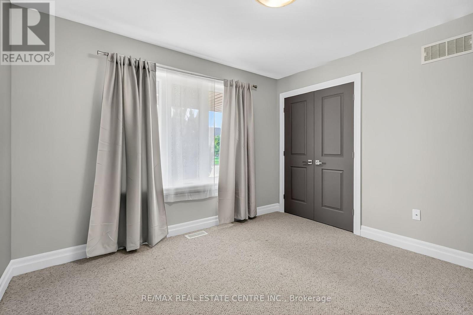 520 Molinari Street, Sarnia, Ontario  N7W 1C5 - Photo 11 - X12396026