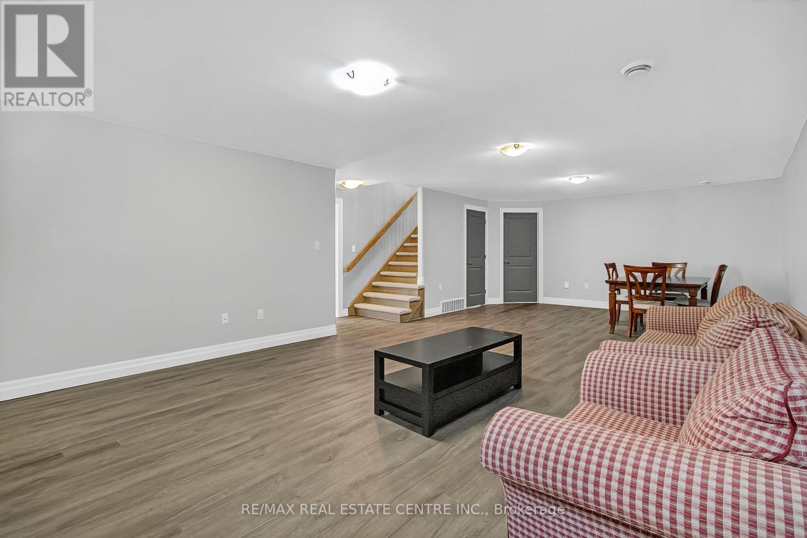 520 Molinari Street, Sarnia, Ontario  N7W 1C5 - Photo 22 - X12396026