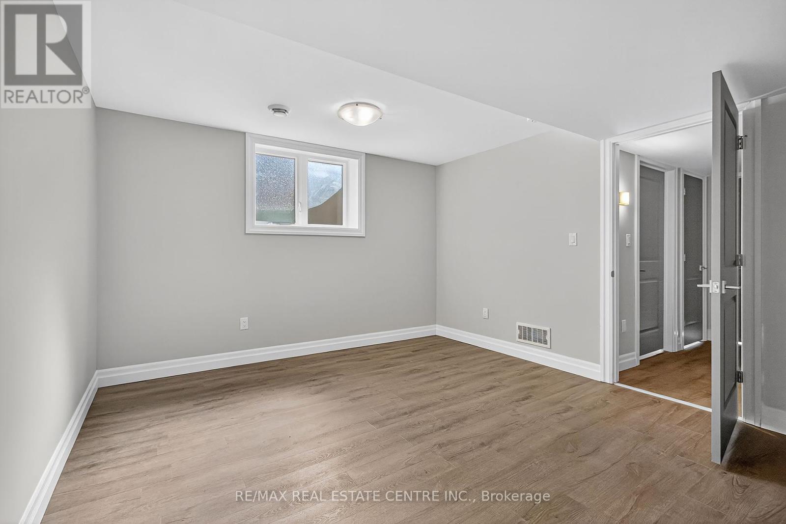 520 Molinari Street, Sarnia, Ontario  N7W 1C5 - Photo 24 - X12396026