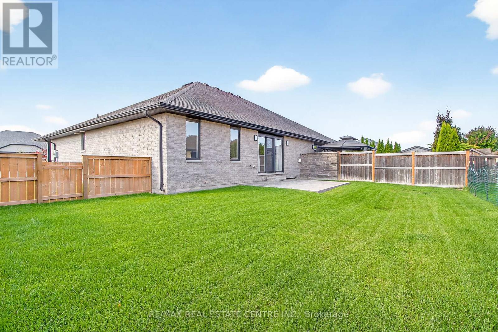 520 Molinari Street, Sarnia, Ontario  N7W 1C5 - Photo 28 - X12396026