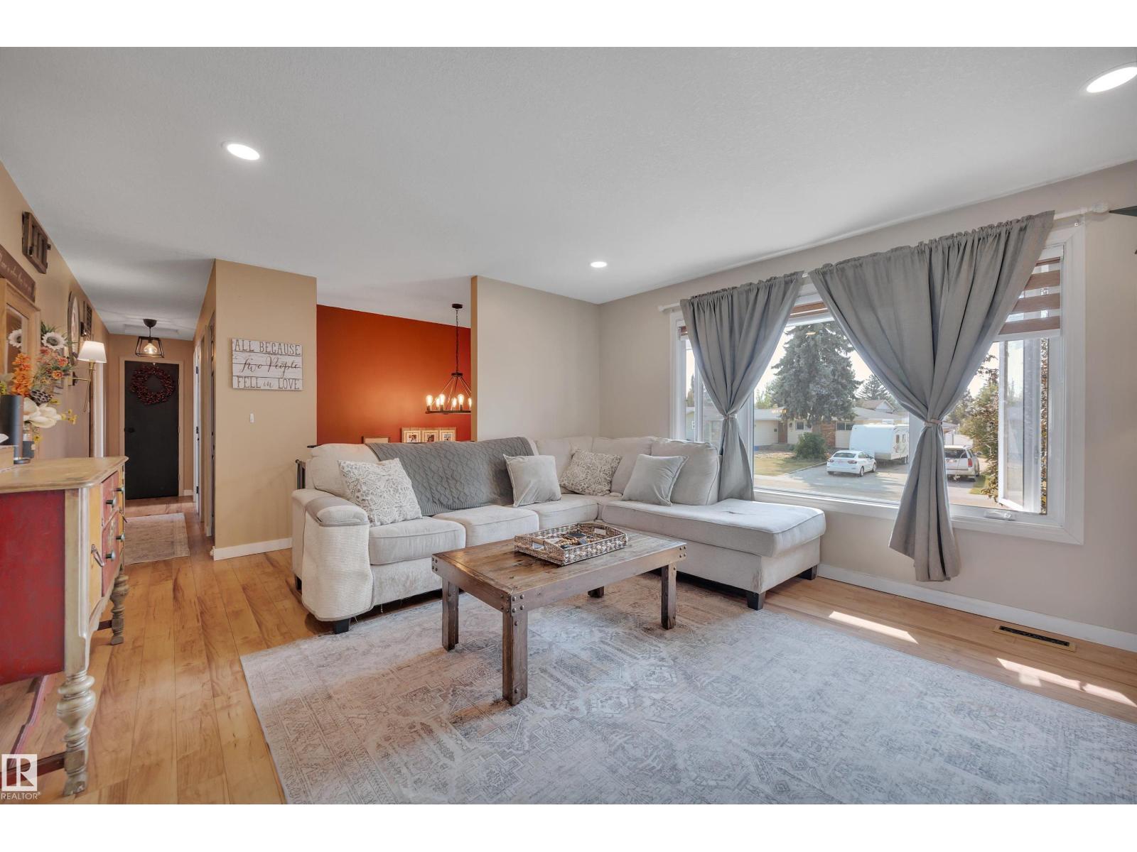 Property at 4204 42 AV image 5