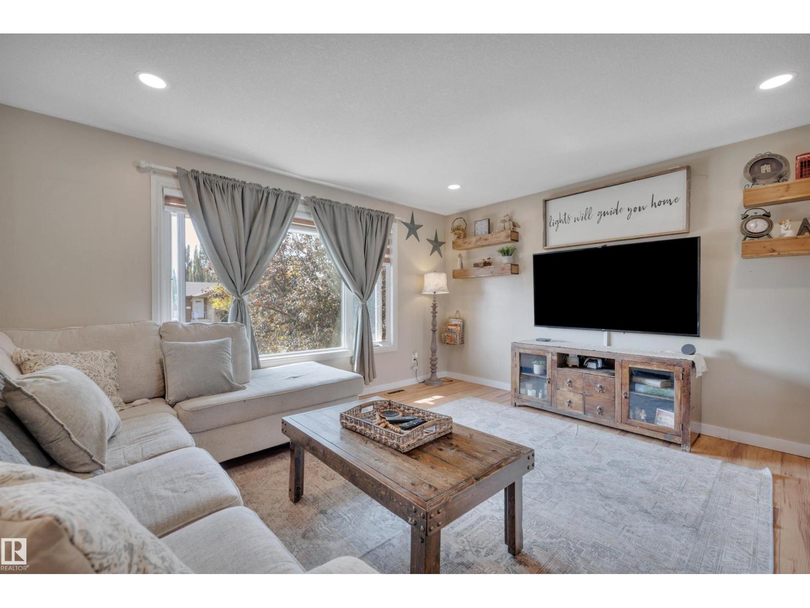 Property at 4204 42 AV image 3