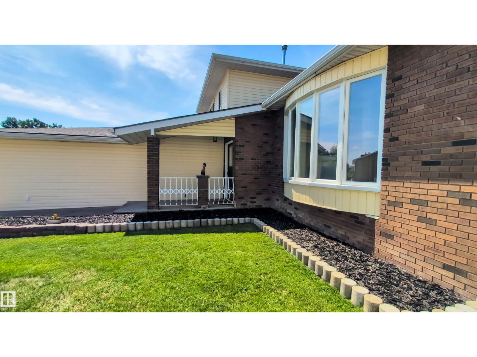 2404 80 St Nw, Edmonton, Alberta  T6K 3P6 - Photo 5 - E4457136