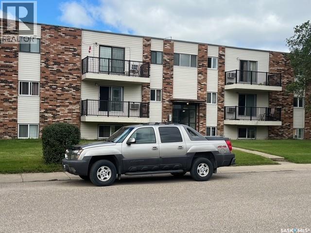 550 & 510 Thomson Street, Outlook, Saskatchewan  S0L 2N0 - Photo 2 - SK017737
