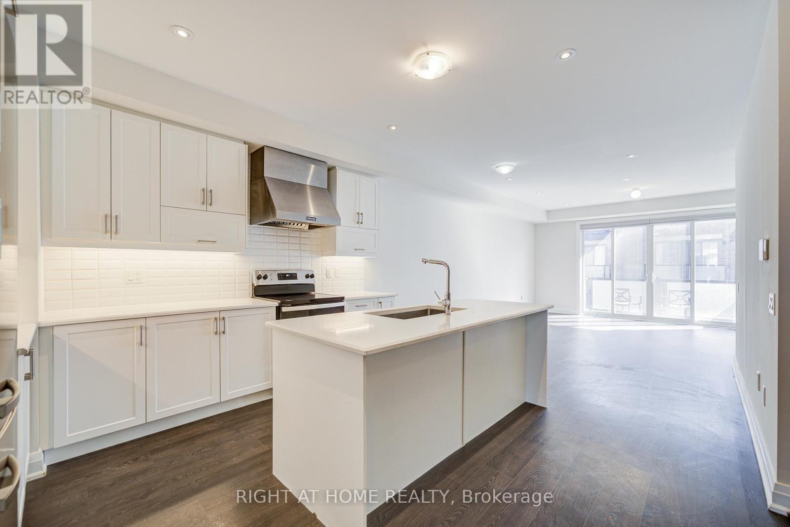 Upper - 33 John Stocks Way, Markham, Ontario  L3T 0G1 - Photo 13 - N12394442