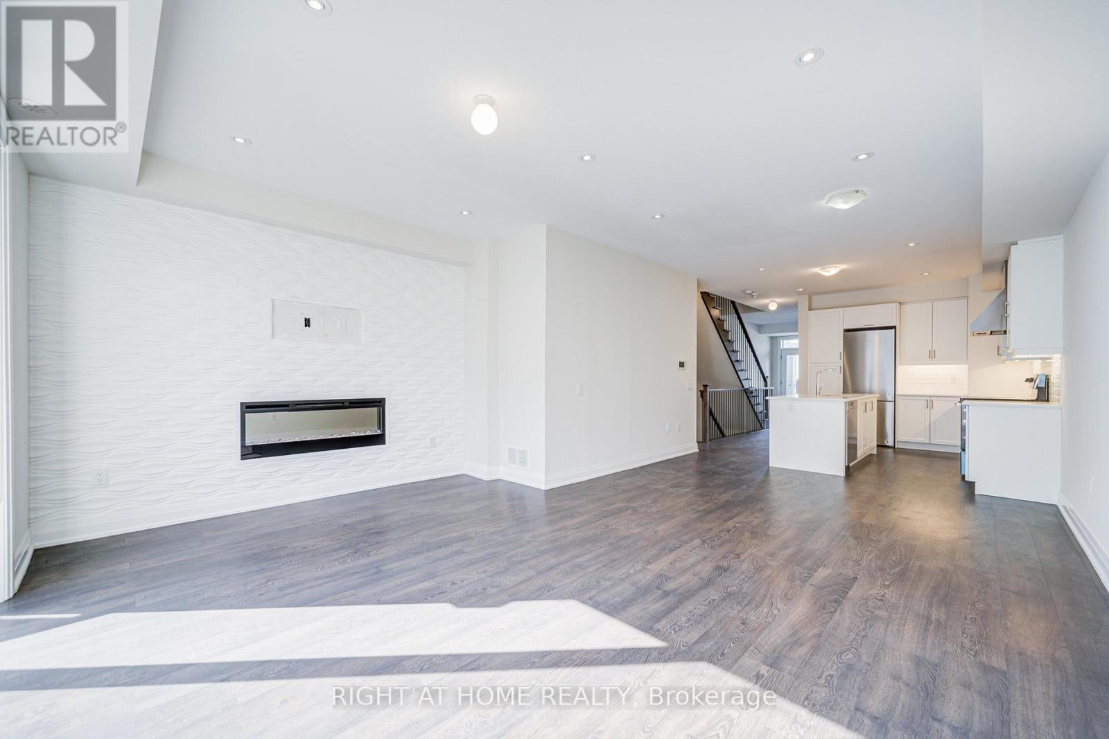 Upper - 33 John Stocks Way, Markham, Ontario  L3T 0G1 - Photo 16 - N12394442