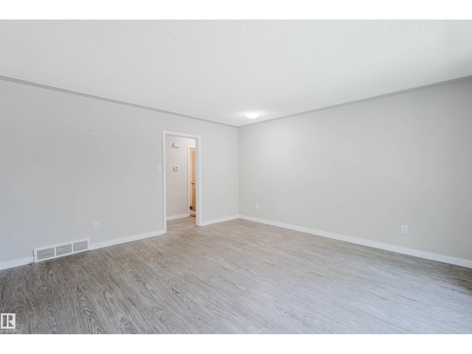 8504 98 St Nw, Edmonton, Alberta  T6E 3M3 - Photo 7 - E4457140