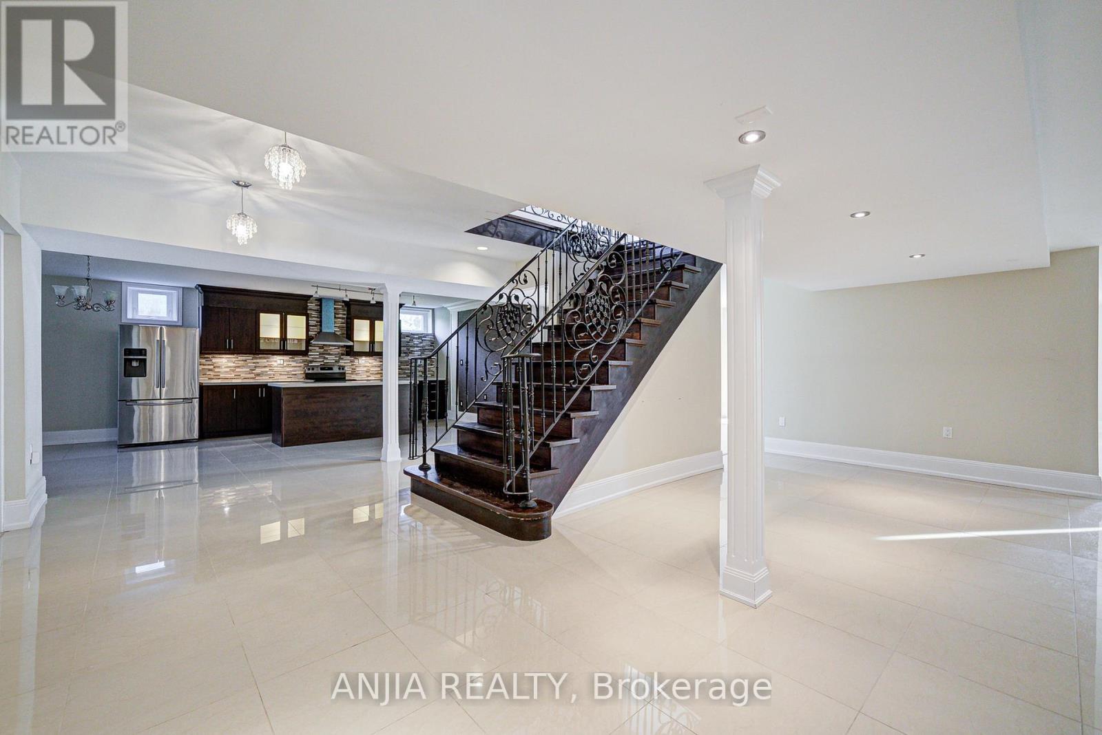 44 Bellini Avenue, Brampton (Toronto Gore Rural Estate), Ontario  L6P 0E2 - Photo 14 - W12396056