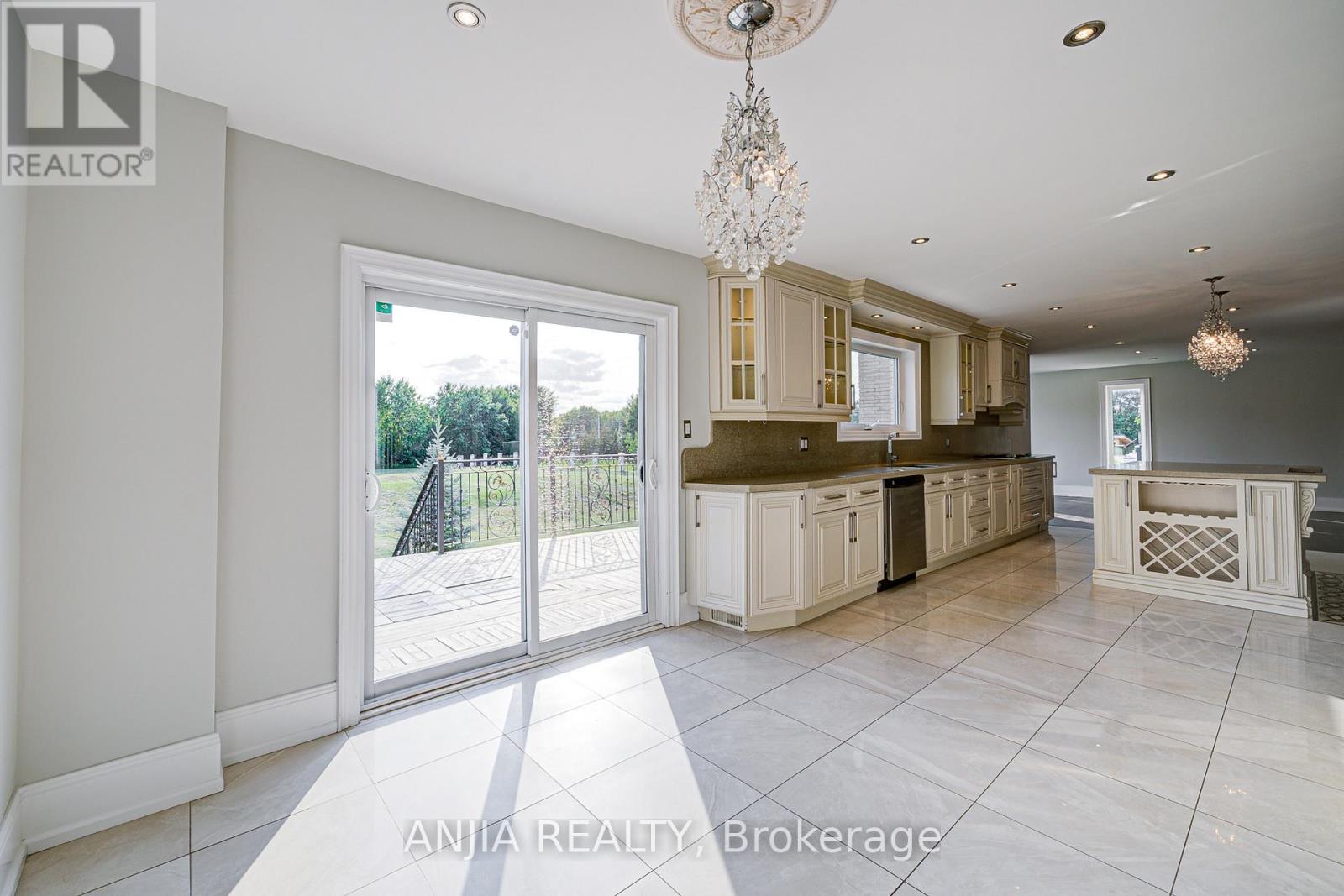 44 Bellini Avenue, Brampton (Toronto Gore Rural Estate), Ontario  L6P 0E2 - Photo 36 - W12396056