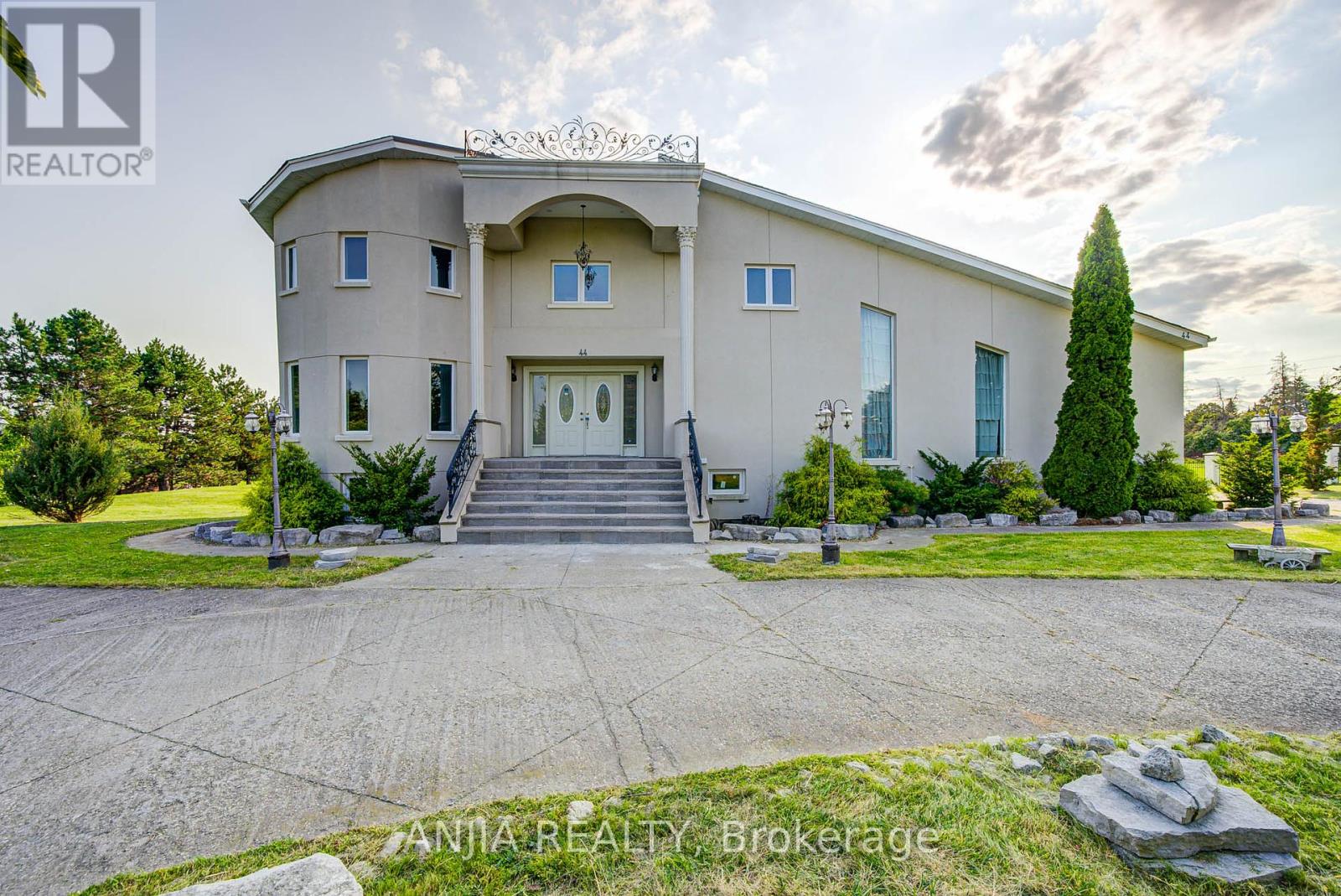 44 Bellini Avenue, Brampton (Toronto Gore Rural Estate), Ontario  L6P 0E2 - Photo 48 - W12396056