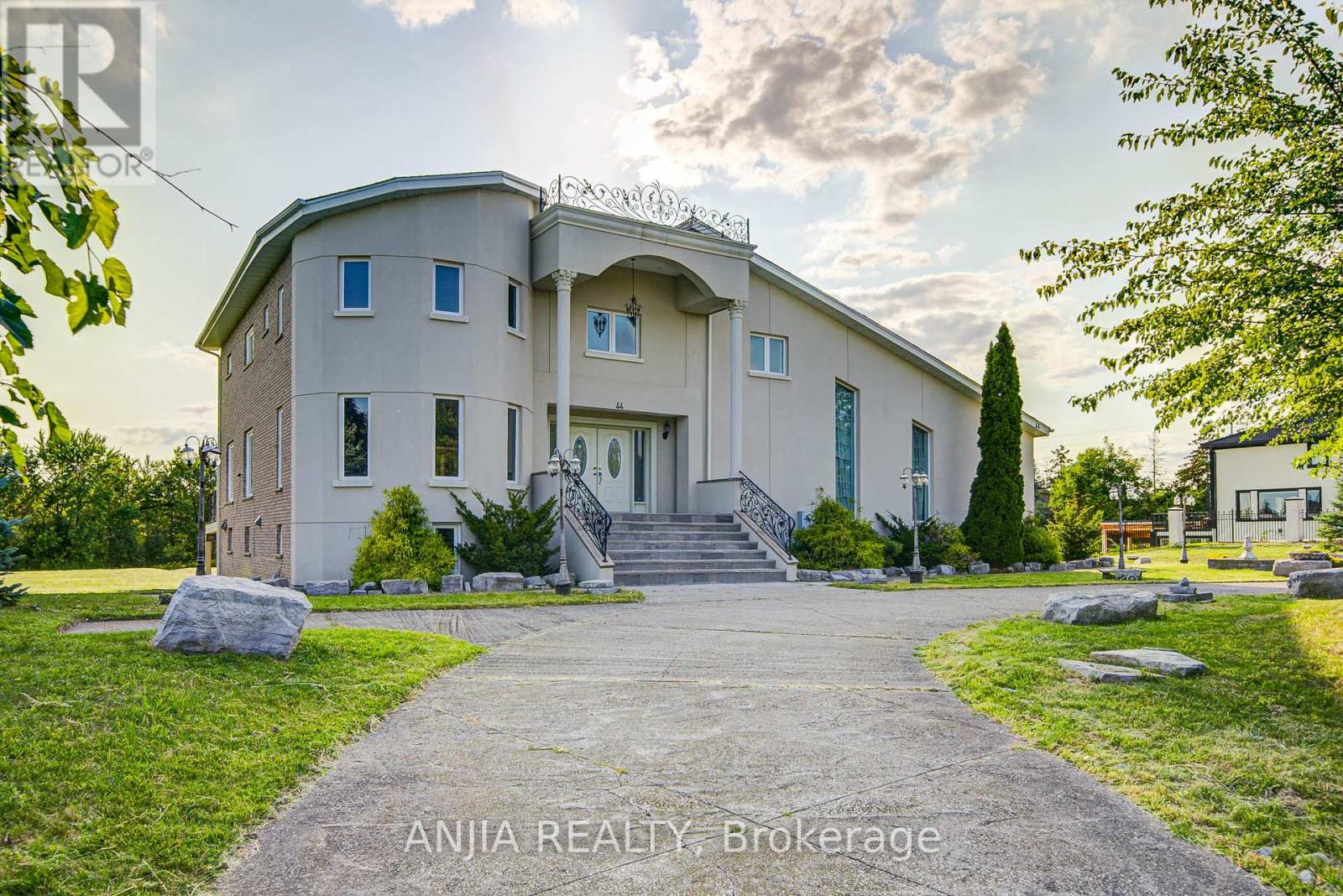 44 Bellini Avenue, Brampton (Toronto Gore Rural Estate), Ontario  L6P 0E2 - Photo 50 - W12396056