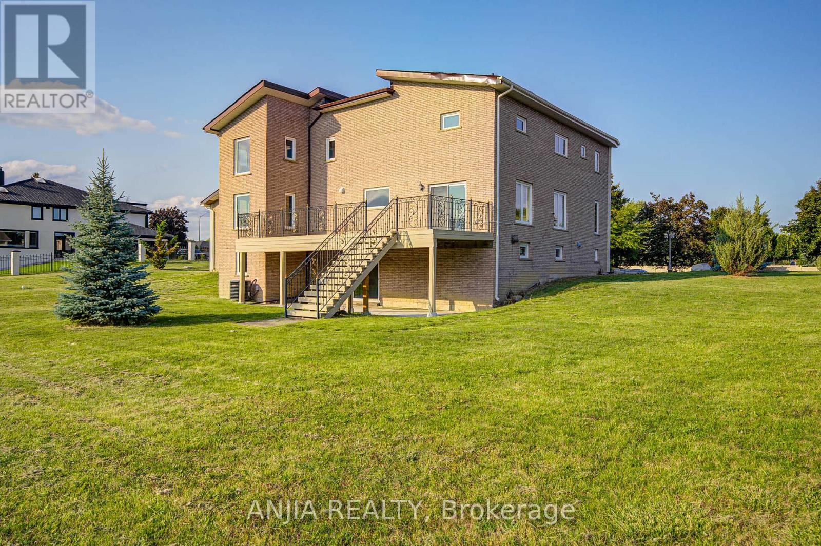 44 Bellini Avenue, Brampton (Toronto Gore Rural Estate), Ontario  L6P 0E2 - Photo 7 - W12396056