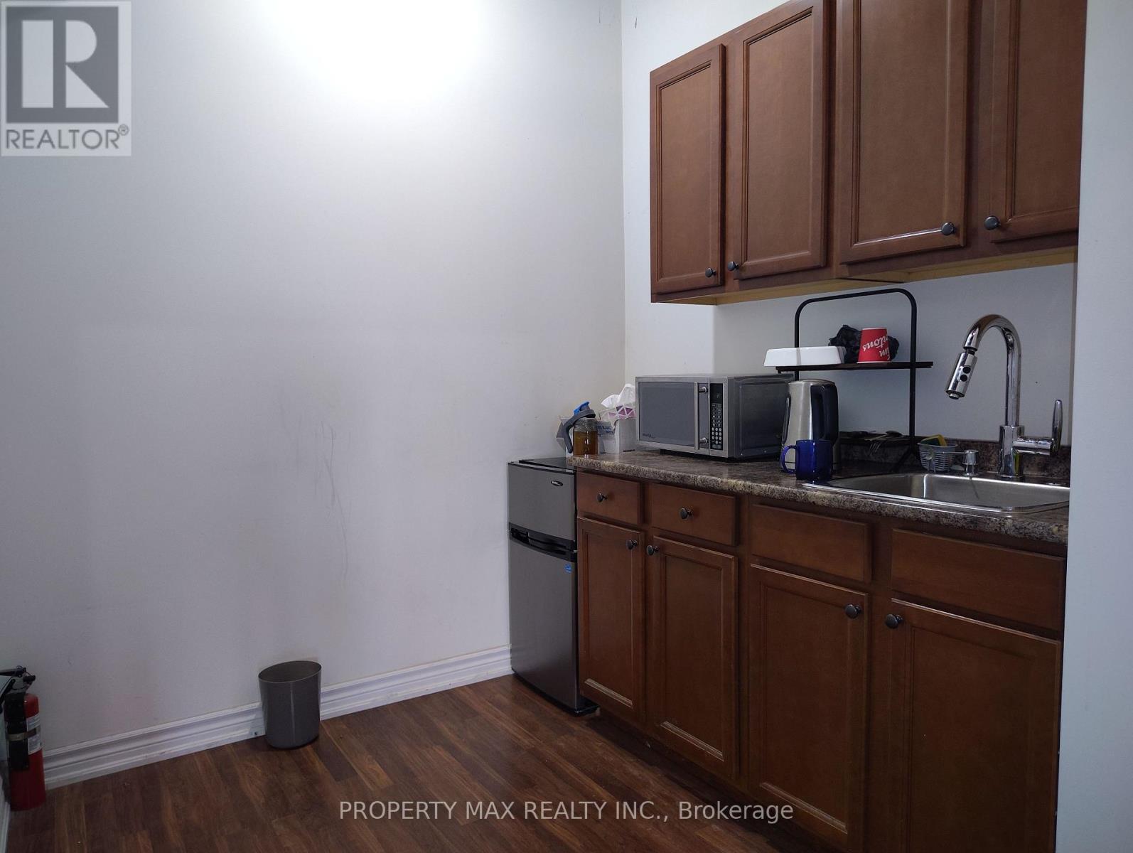 12 - 70 Delta Park Boulevard, Brampton, Ontario L6T 5E9 - Photo 3 - W12396057