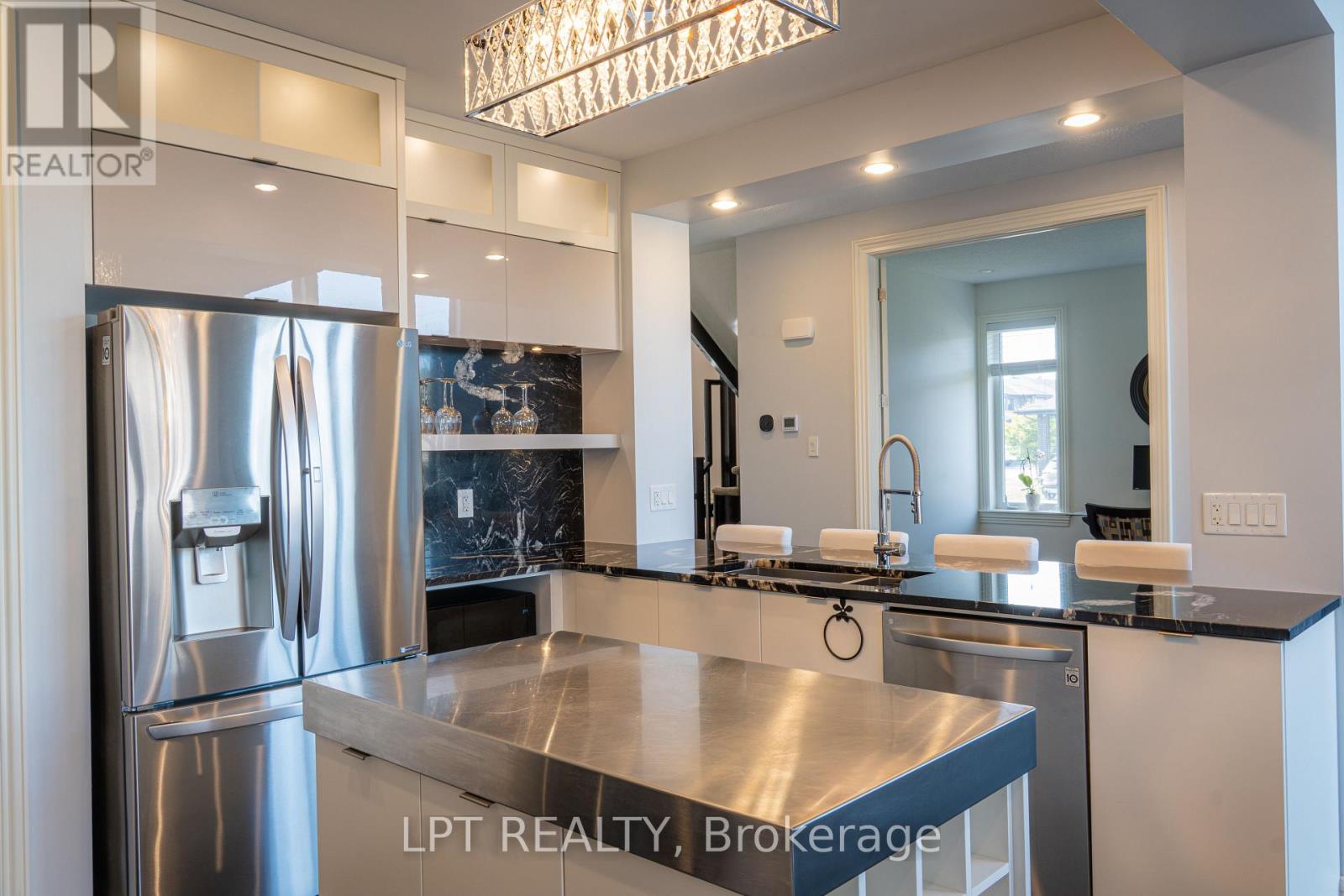 410 Andalusian Crescent, Ottawa, Ontario  K2V 0E3 - Photo 16 - X12396077