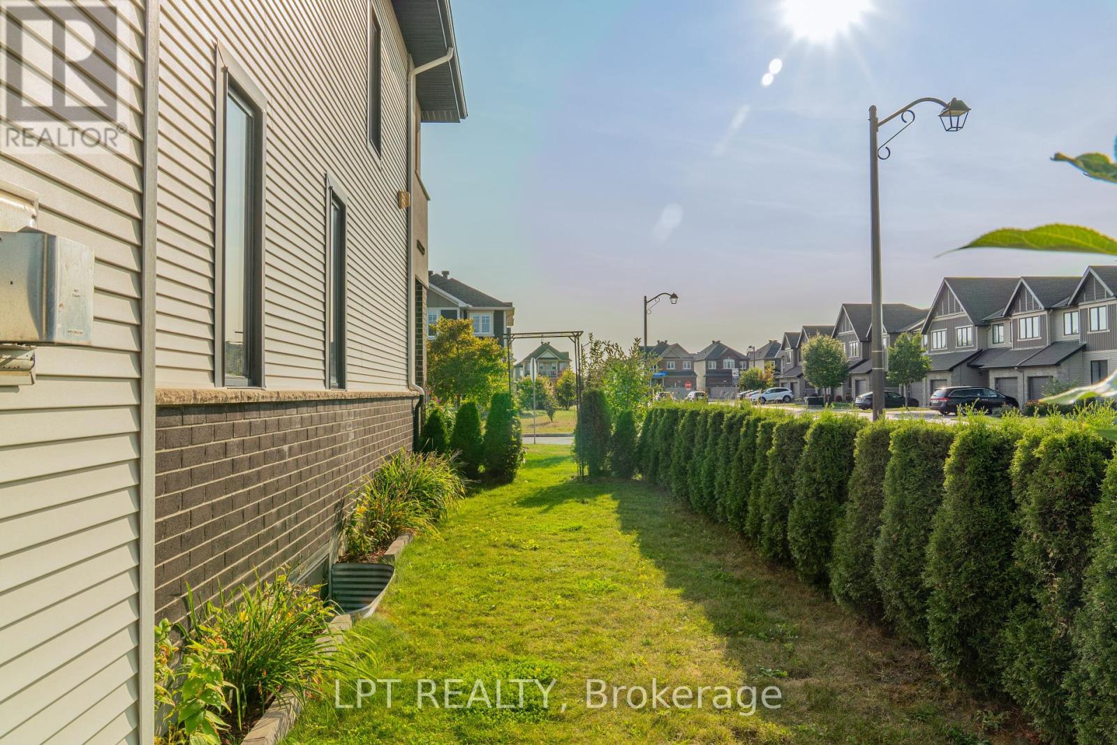 410 Andalusian Crescent, Ottawa, Ontario  K2V 0E3 - Photo 5 - X12396077
