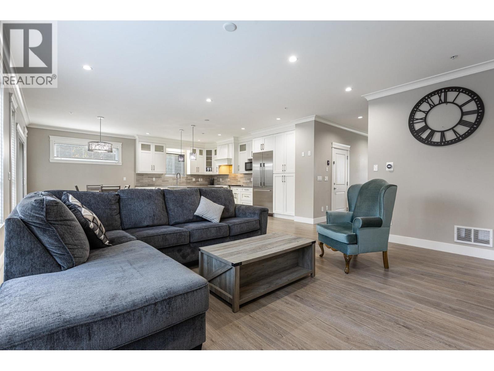 20417 Hartnell Avenue, Maple Ridge, British Columbia  V2X 2Z5 - Photo 5 - R3046572