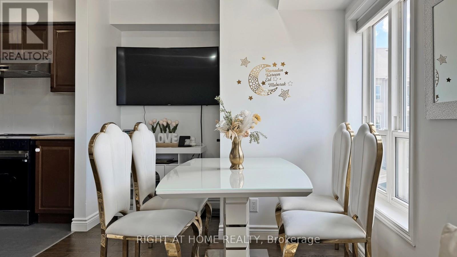 325 - 10 Mendelssohn Street, Toronto, Ontario  M1L 0G7 - Photo 11 - E12396064