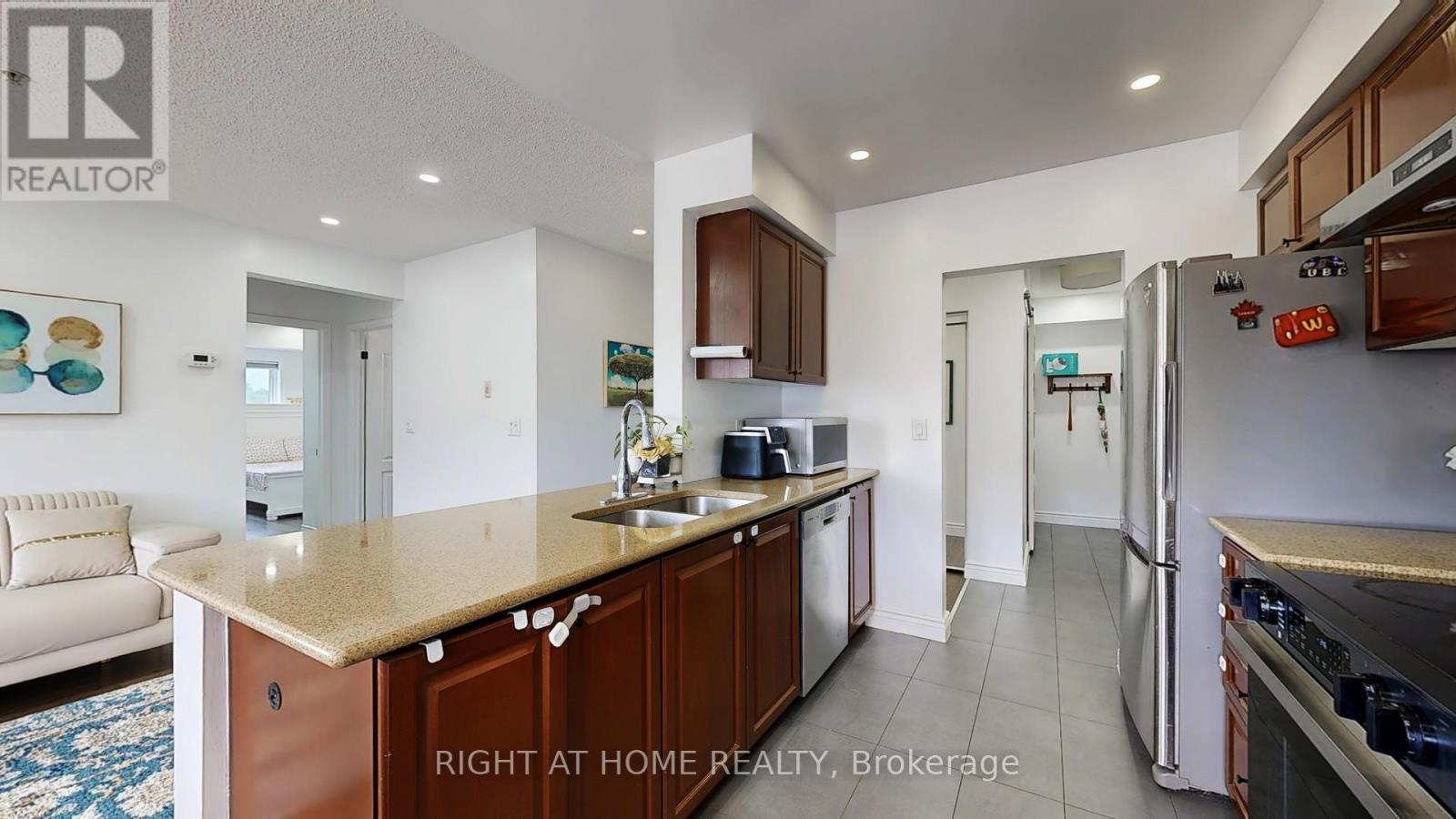 325 - 10 Mendelssohn Street, Toronto, Ontario  M1L 0G7 - Photo 13 - E12396064