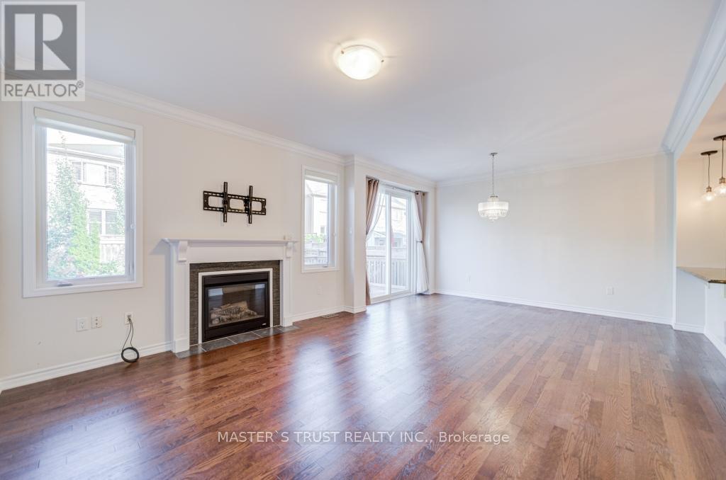 49 Clifford Dalton Drive, Aurora, Ontario  L4G 0T5 - Photo 17 - N12396082