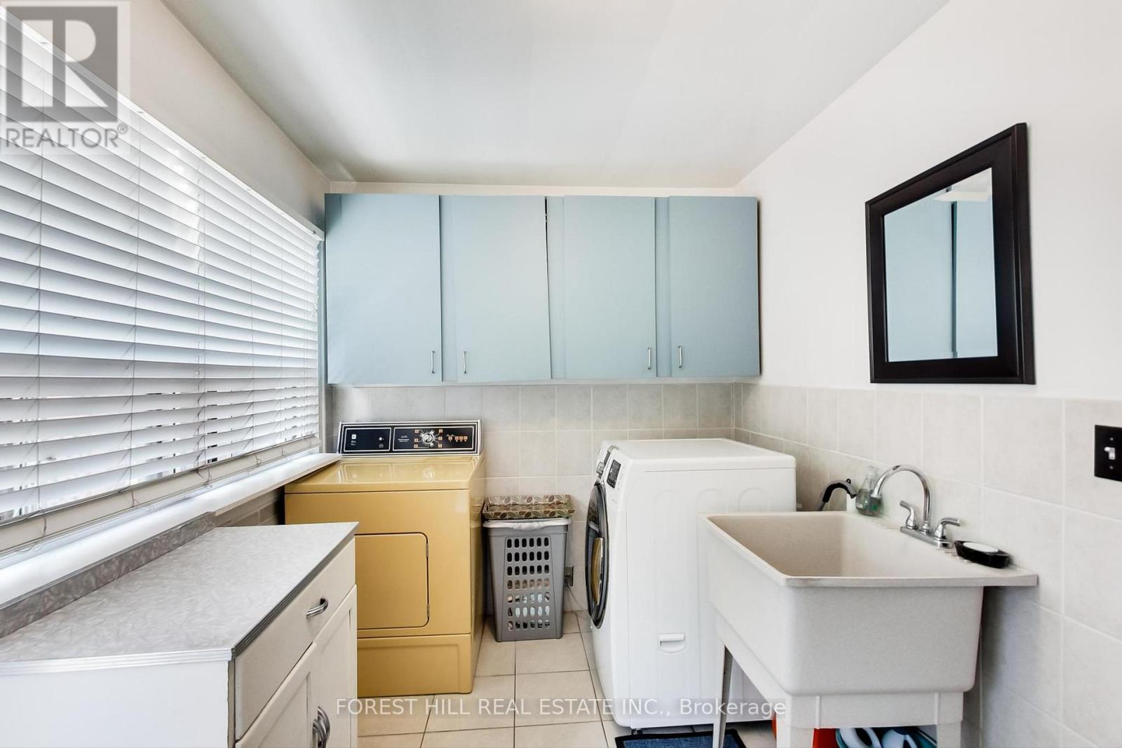 23 Lansdowne Avenue, Toronto, Ontario  M6K 2V7 - Photo 12 - W12396079