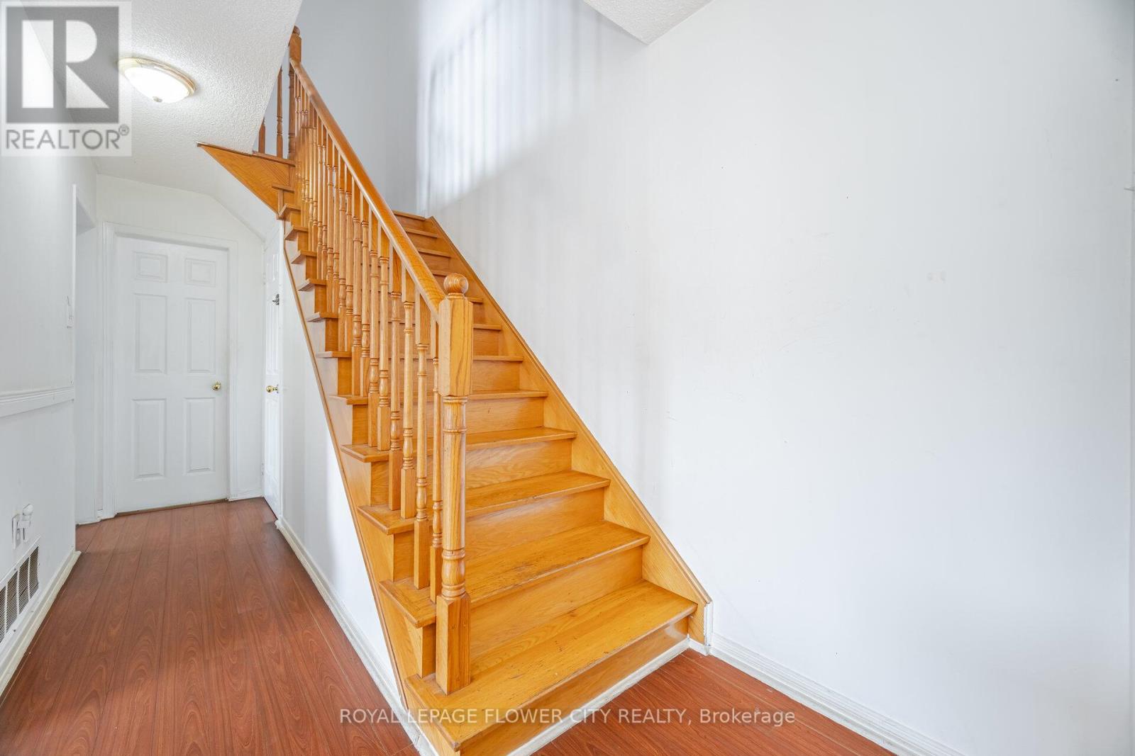 131 Millstone Drive, Brampton, Ontario  L6Y 4P4 - Photo 17 - W12396084