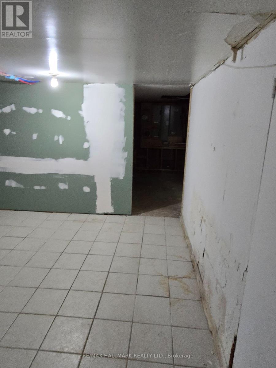 Main - 1752 St Clair Avenue W, Toronto, Ontario  M6N 1J3 - Photo 14 - W12396111