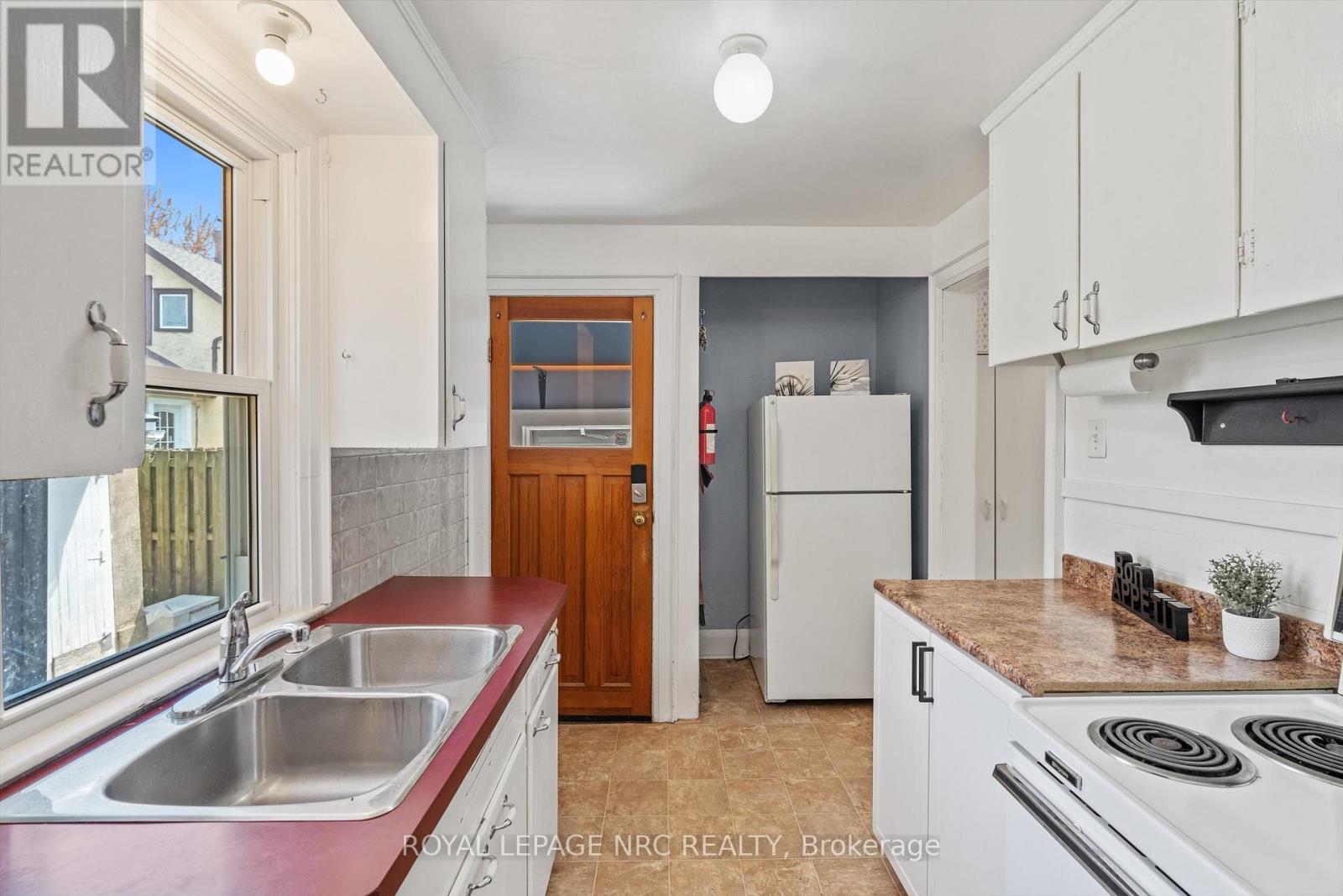 64 Haynes Avenue, St. Catharines, Ontario  L2R 3Z3 - Photo 12 - X12396133