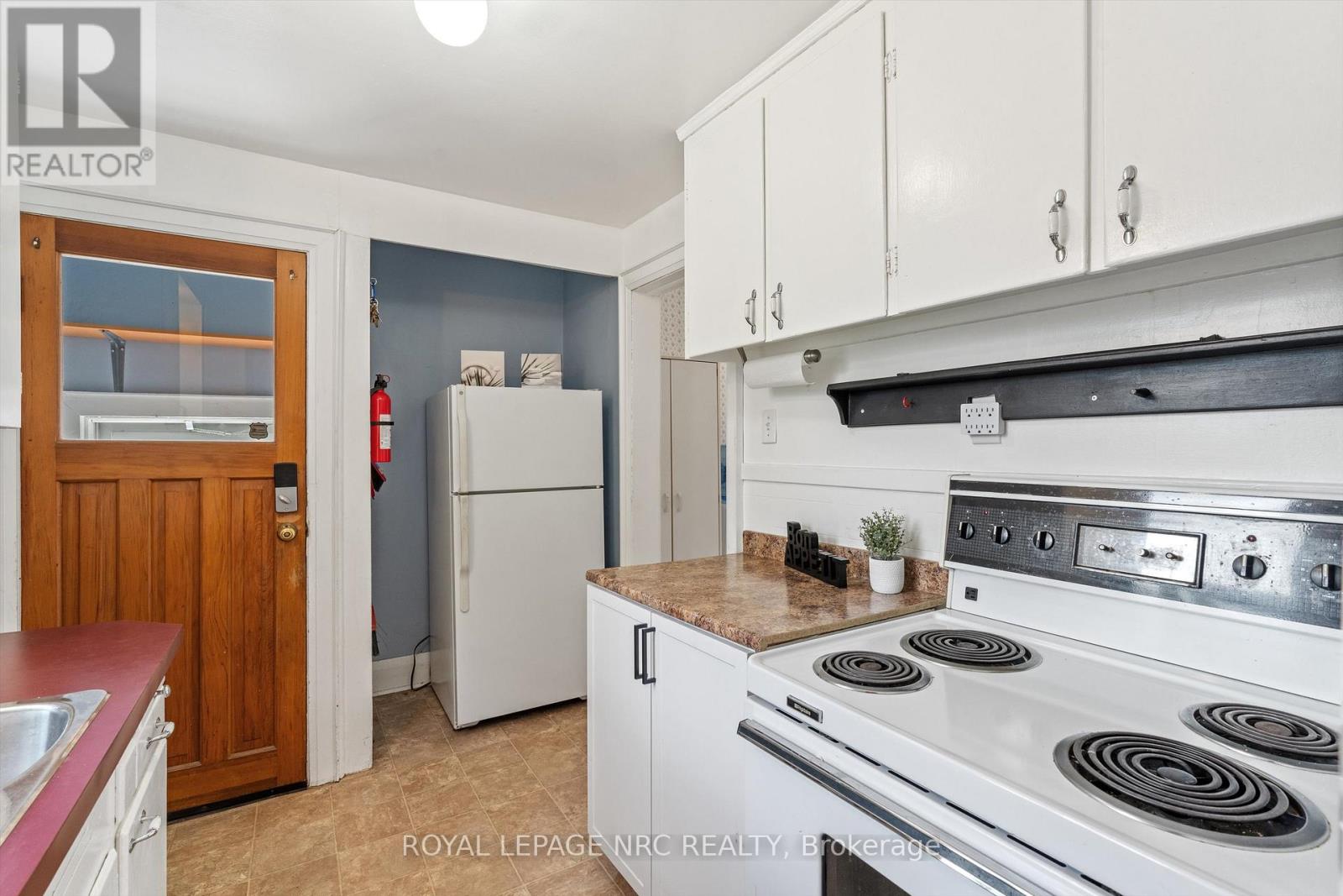64 Haynes Avenue, St. Catharines, Ontario  L2R 3Z3 - Photo 13 - X12396133