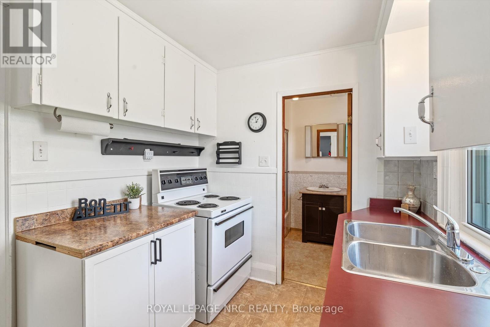 64 Haynes Avenue, St. Catharines, Ontario  L2R 3Z3 - Photo 14 - X12396133