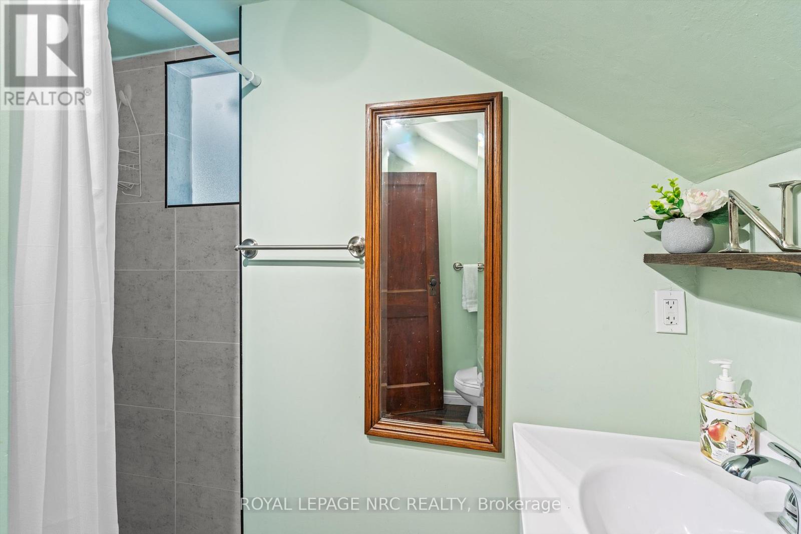 64 Haynes Avenue, St. Catharines, Ontario  L2R 3Z3 - Photo 33 - X12396133