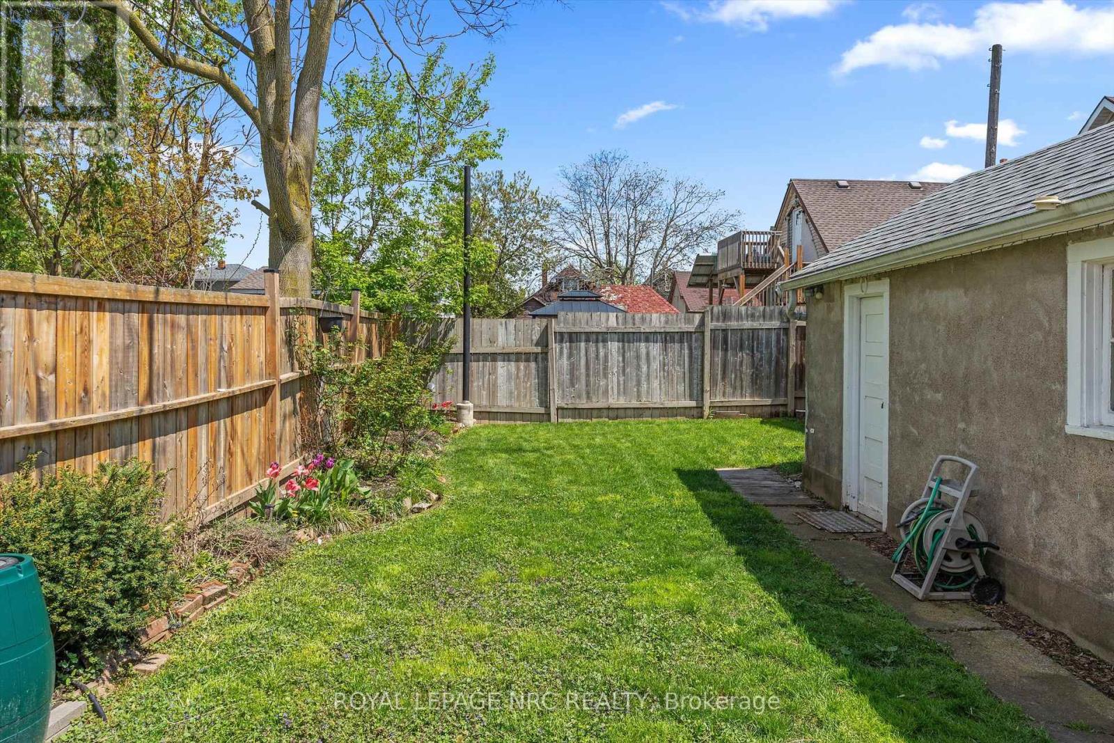 64 Haynes Avenue, St. Catharines, Ontario  L2R 3Z3 - Photo 9 - X12396133