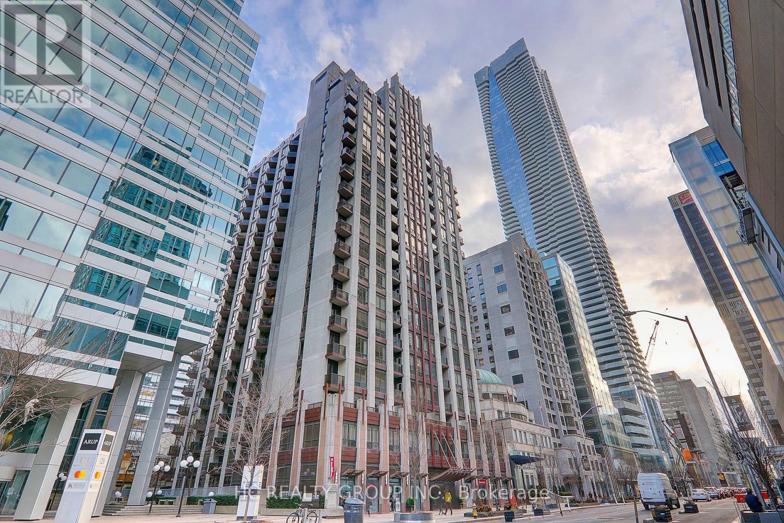 412 - 85 Bloor Street E, Toronto, Ontario  M4W 3Y1 - Photo 2 - C12396125